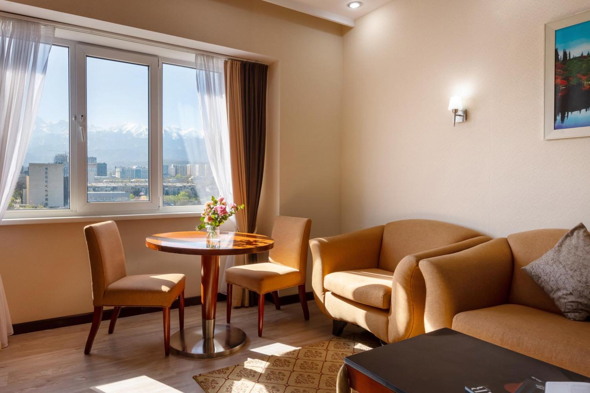 Regardal Hotel Almaty Eksteriør billede