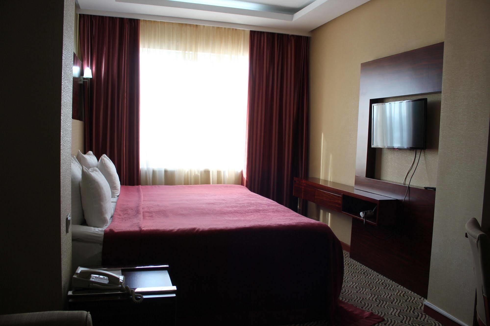 Regardal Hotel Almaty Eksteriør billede