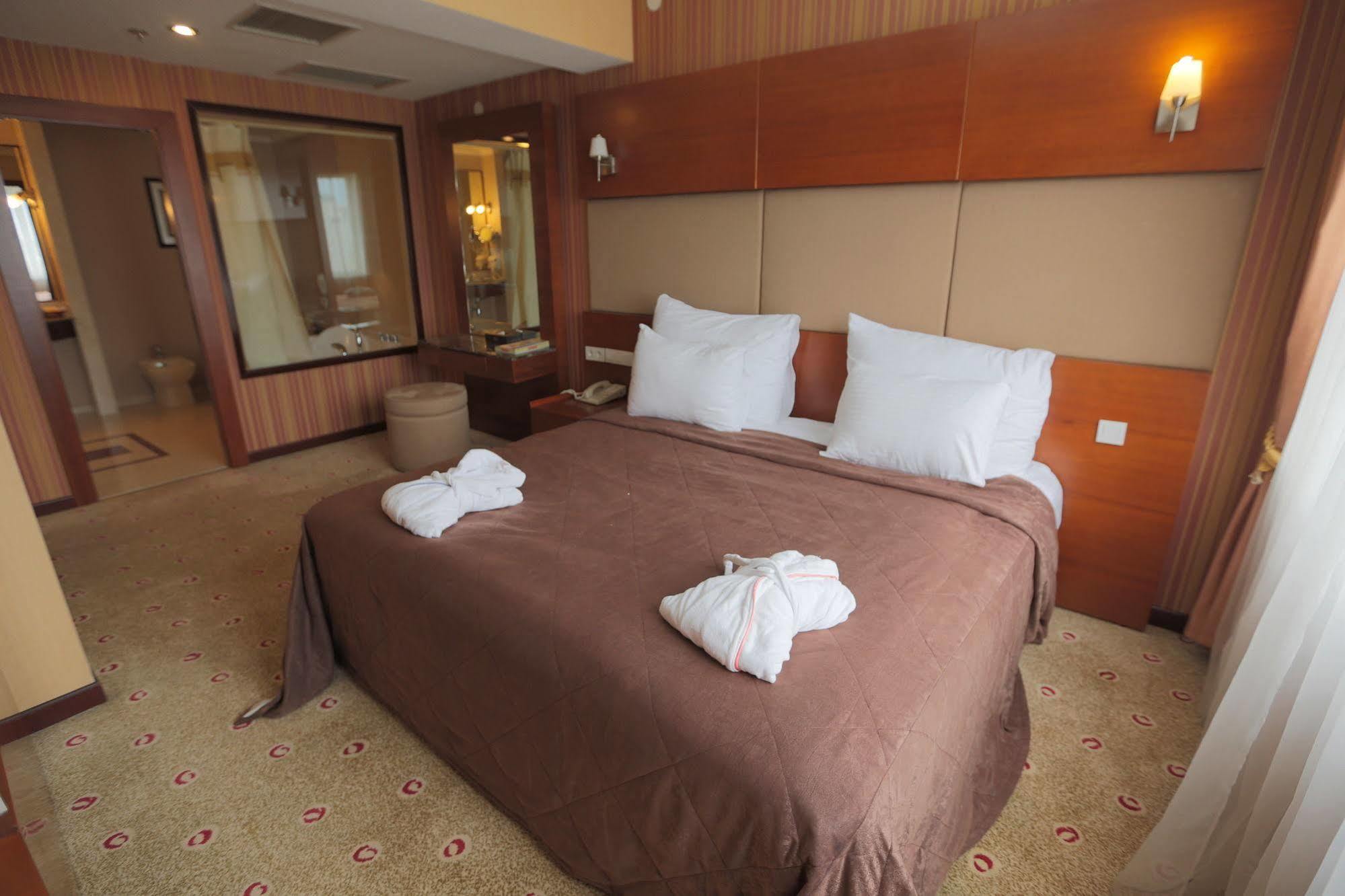 Regardal Hotel Almaty Eksteriør billede