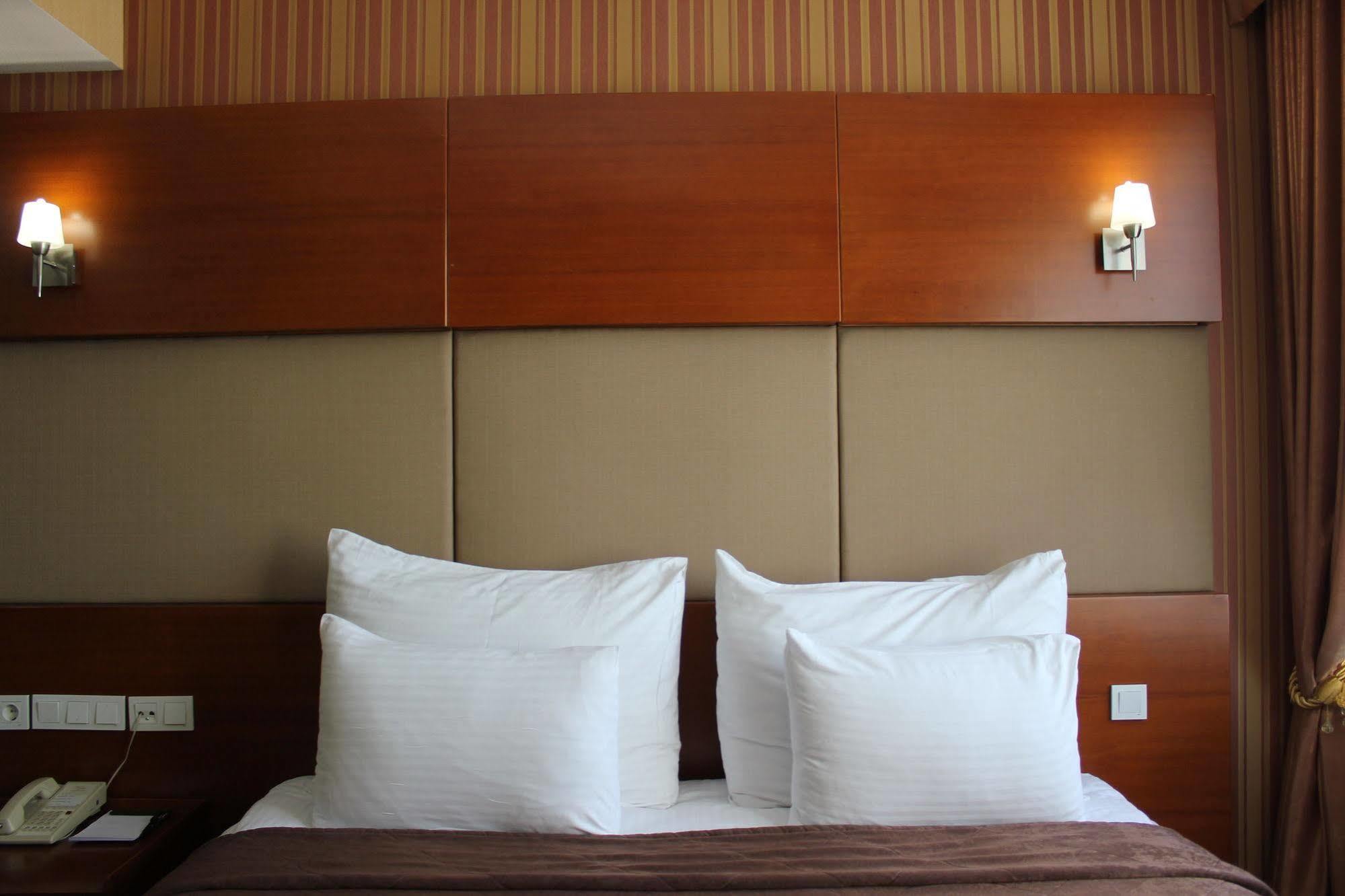 Regardal Hotel Almaty Eksteriør billede