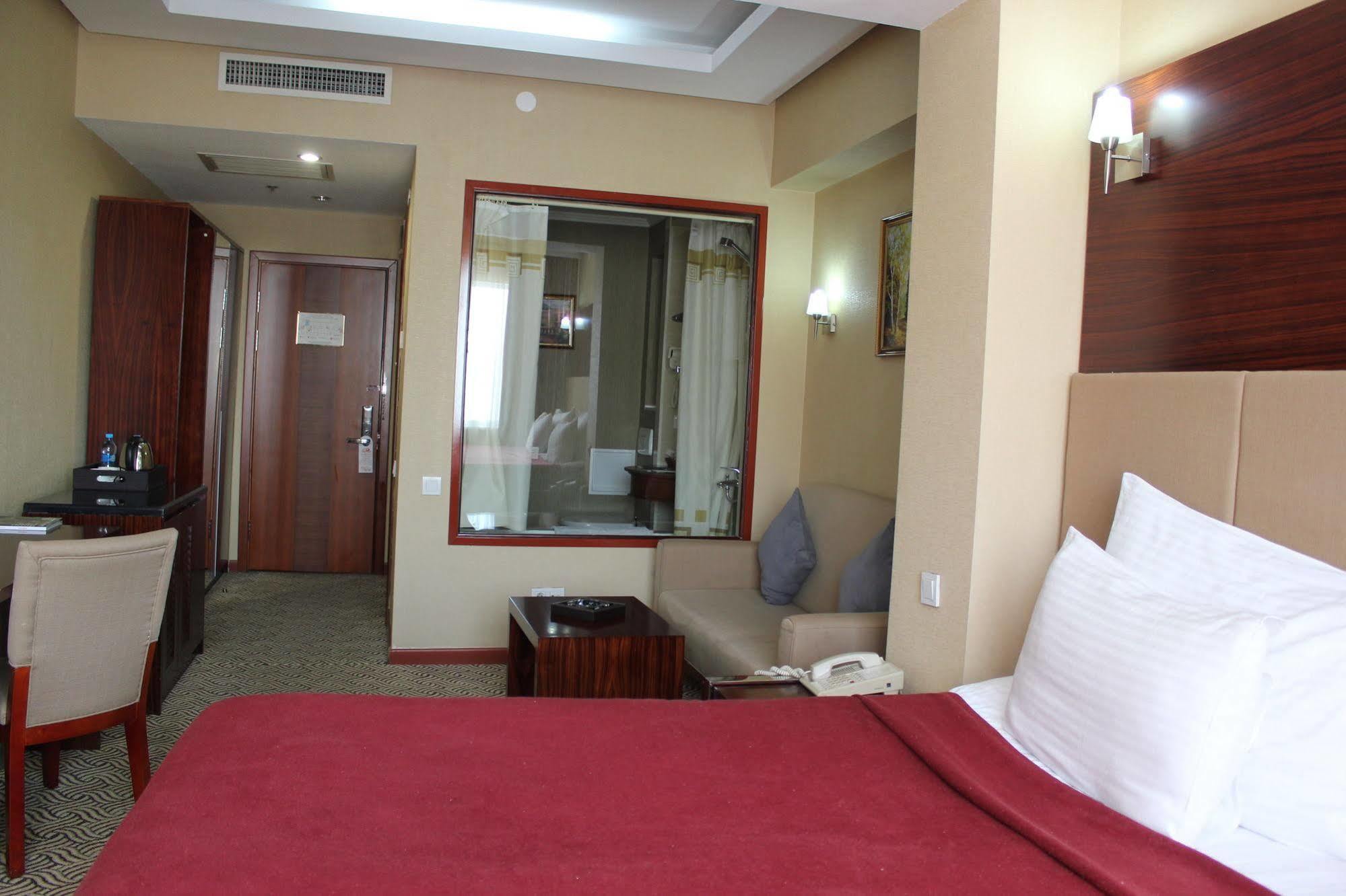 Regardal Hotel Almaty Eksteriør billede